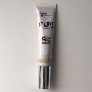 It Cosmetics Foundation Medium